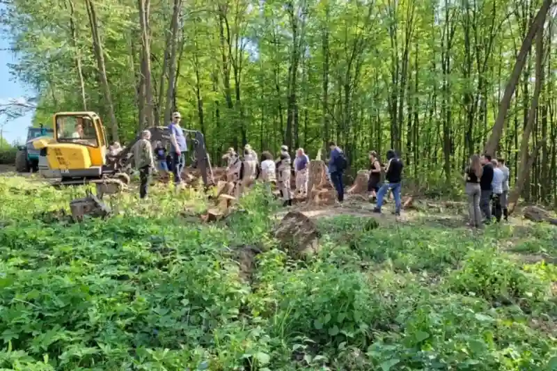 У Пужниках виявили останки 42 осіб: триває ДНК-експертиза, перепоховання планують наприкінці літа