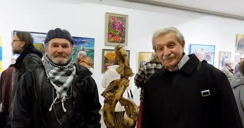 Коренепластика з Чорткова підкорила Львів: Віктор Боркута серед обраних на «Осінньому салоні»