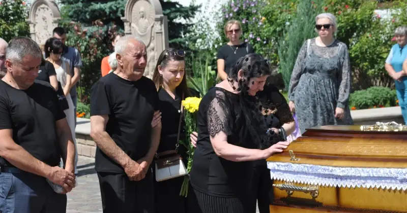 Повернення через роки очікування: у Семаківцях попрощалися з воїном Павлом Кульчицьким